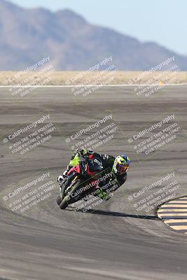 media/Oct-30-2025-Racers Edge (Thu) [[dabbdaf680]]/3-B Group/Session 2 (Bowl Exit)/